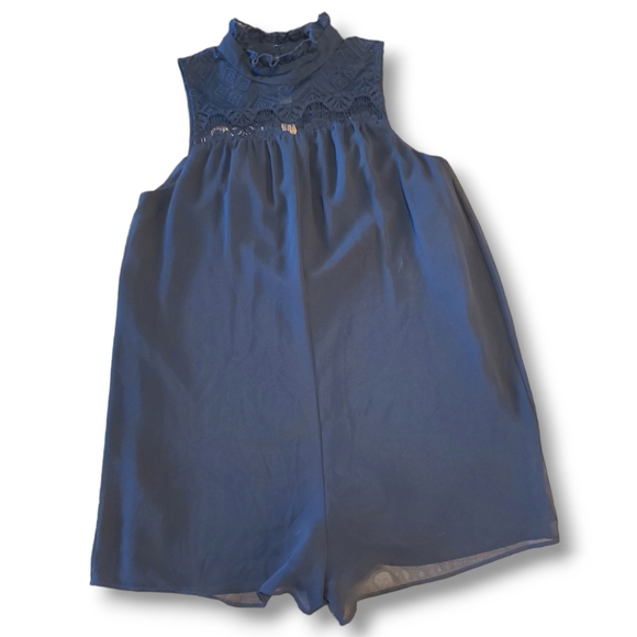 BCBG Romper - Shorts Size Small - Picture 4 of 9